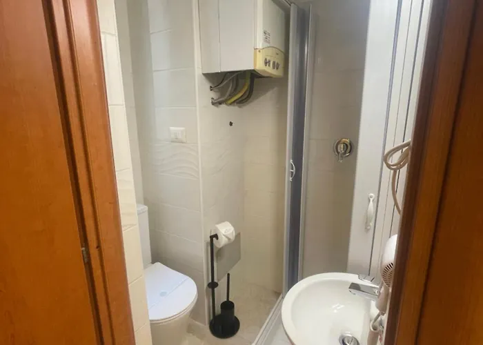 Jubilee 2 Bed & Breakfast 3*